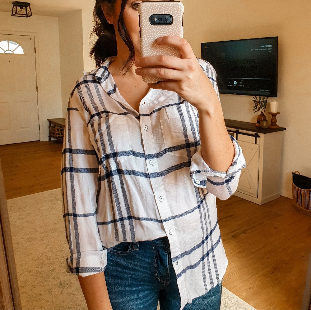 Button down navy and white plaid super soft size small top